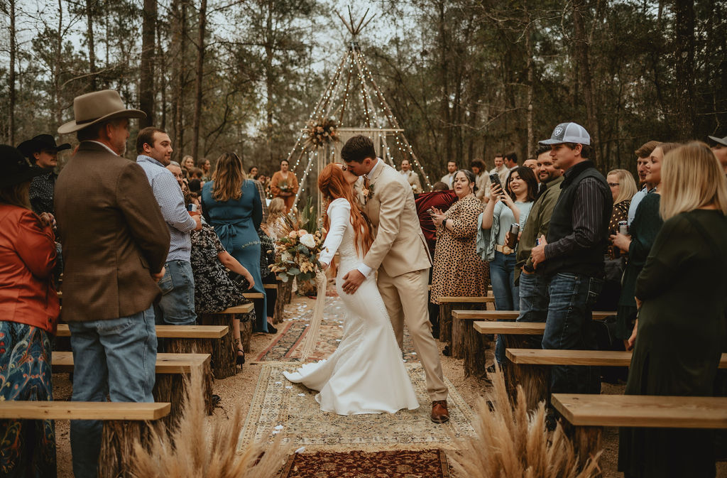shire-wedding-Ceremony-outside